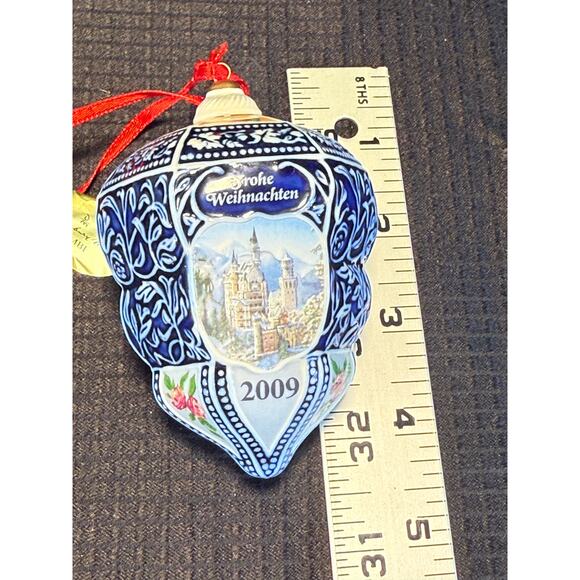 Danbury Mint First Annual German Teardrop Blue Ornament A Bavarian Christmas - Picture 3 of 11
